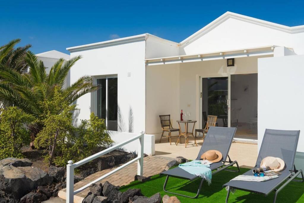 Luxurious Bungalow A2 In A Quiet Complex With Pool 100M From The Sea Charco del Palo Exterior photo